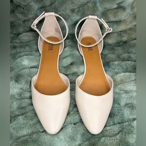 A.N.A‎ Darrell flats with ankle strap - size 9M